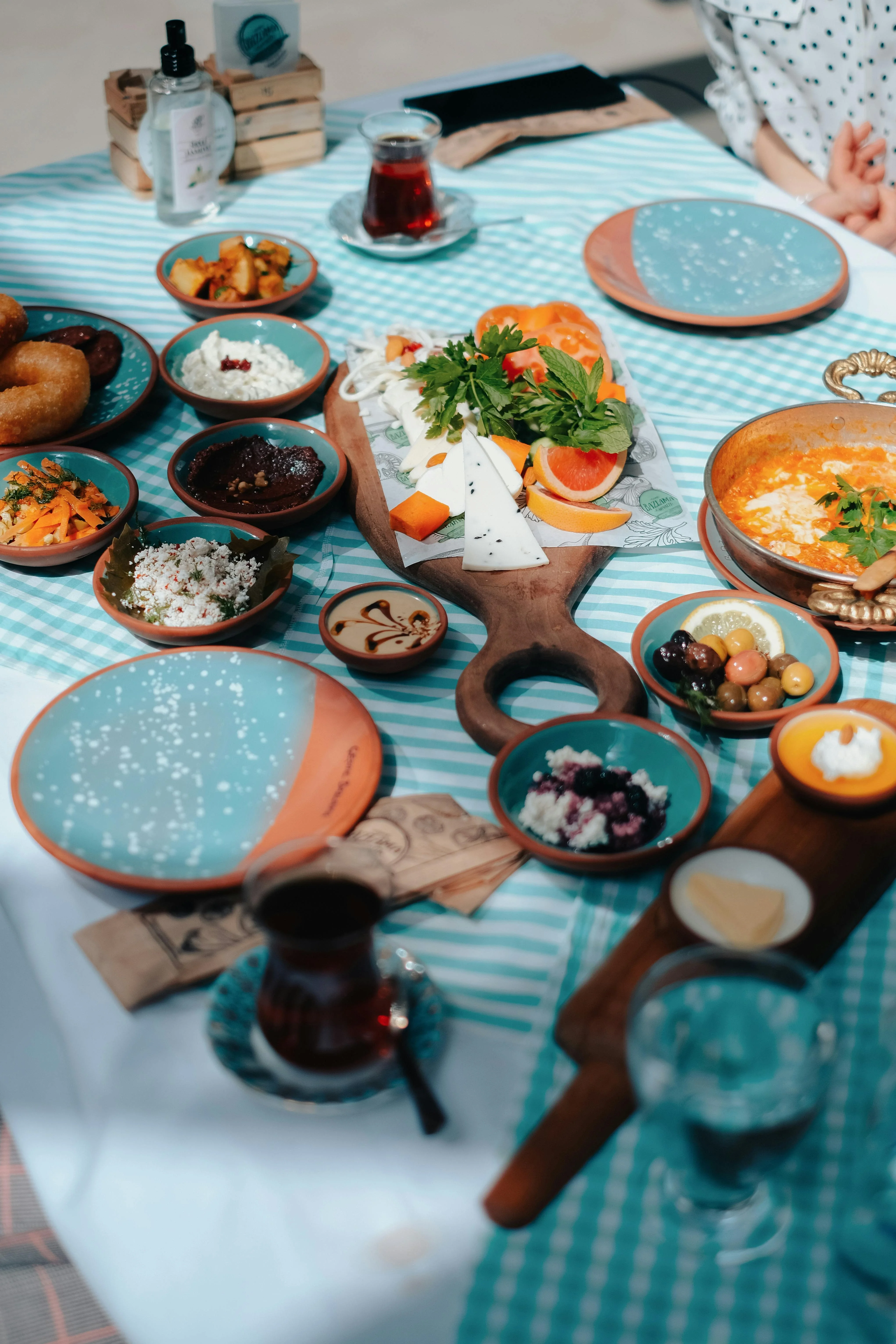 Delicious Turkish Cuisine in Istanbul: Complete Food Guide 2025