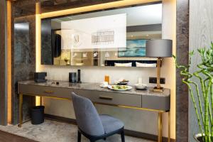 The Maestro Hotel