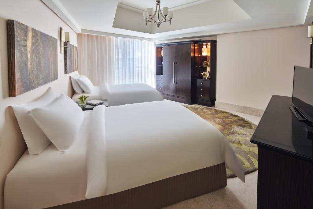 Fairmont Makkah Clock Royal Tower