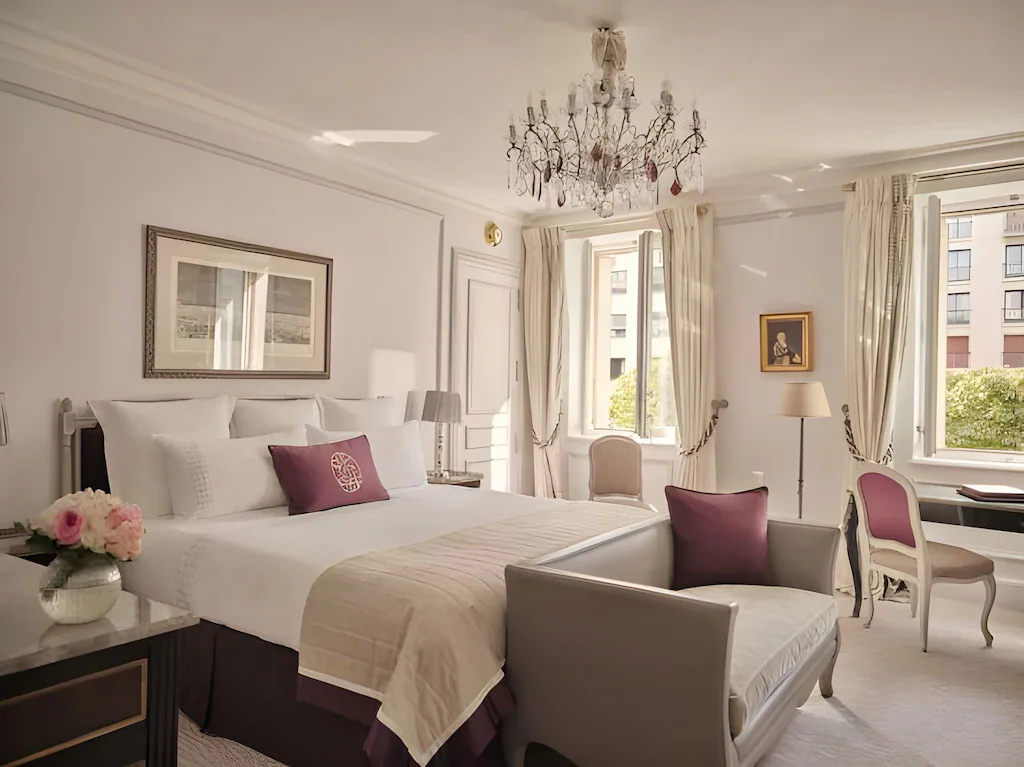 Hotel Plaza Athenee - Dorchester Collection