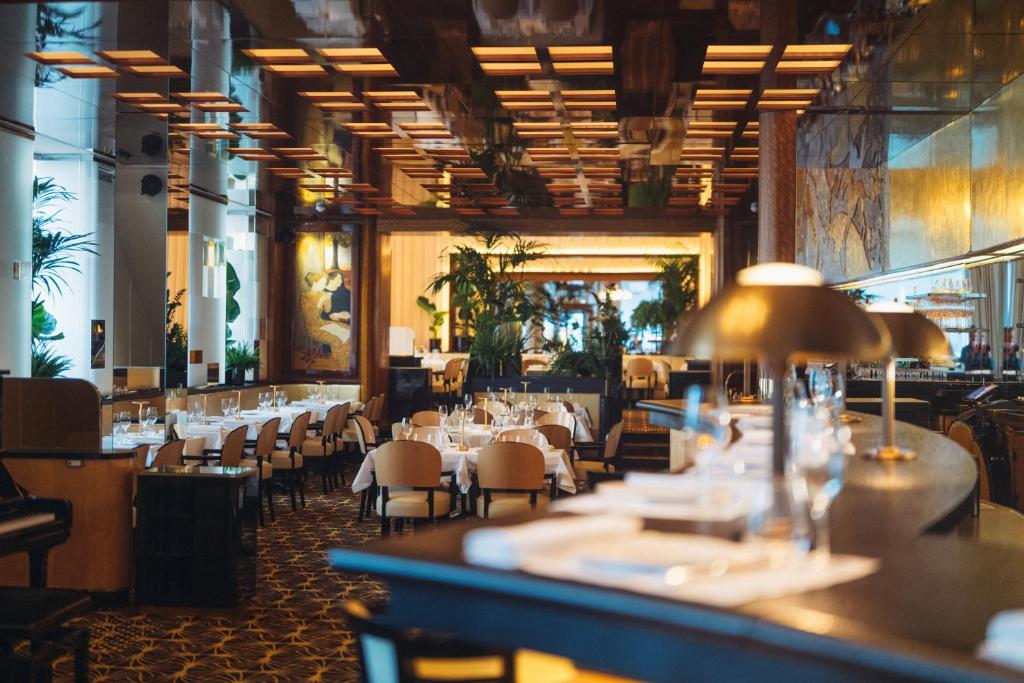 Hotel Plaza Athenee - Dorchester Collection