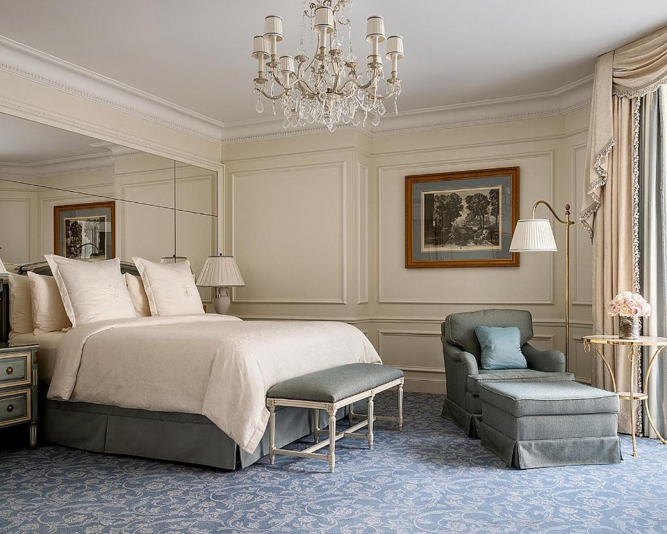 Four Seasons Hôtel George V, Paris