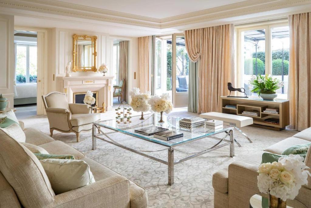 Four Seasons Hôtel George V, Paris