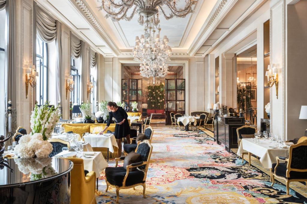 Four Seasons Hôtel George V, Paris