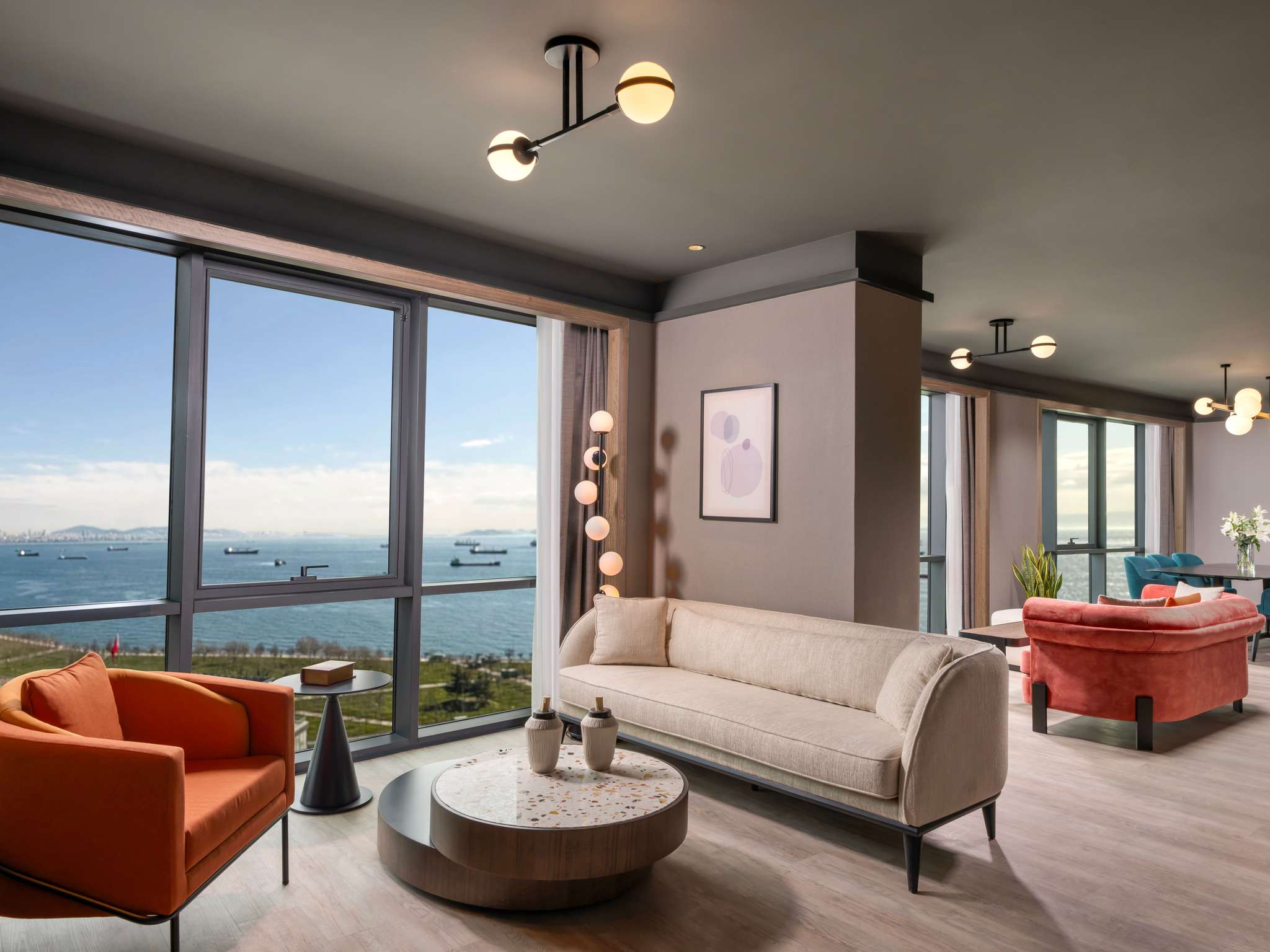 Panoramic Executive Suite