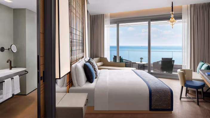 Deluxe Panoramic Sea View Room