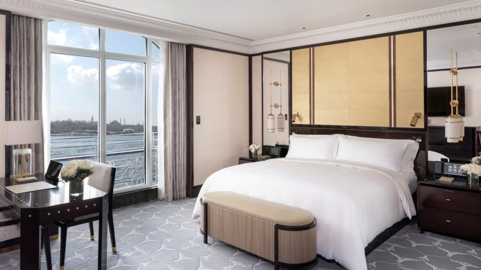Superior Bosphorus Room