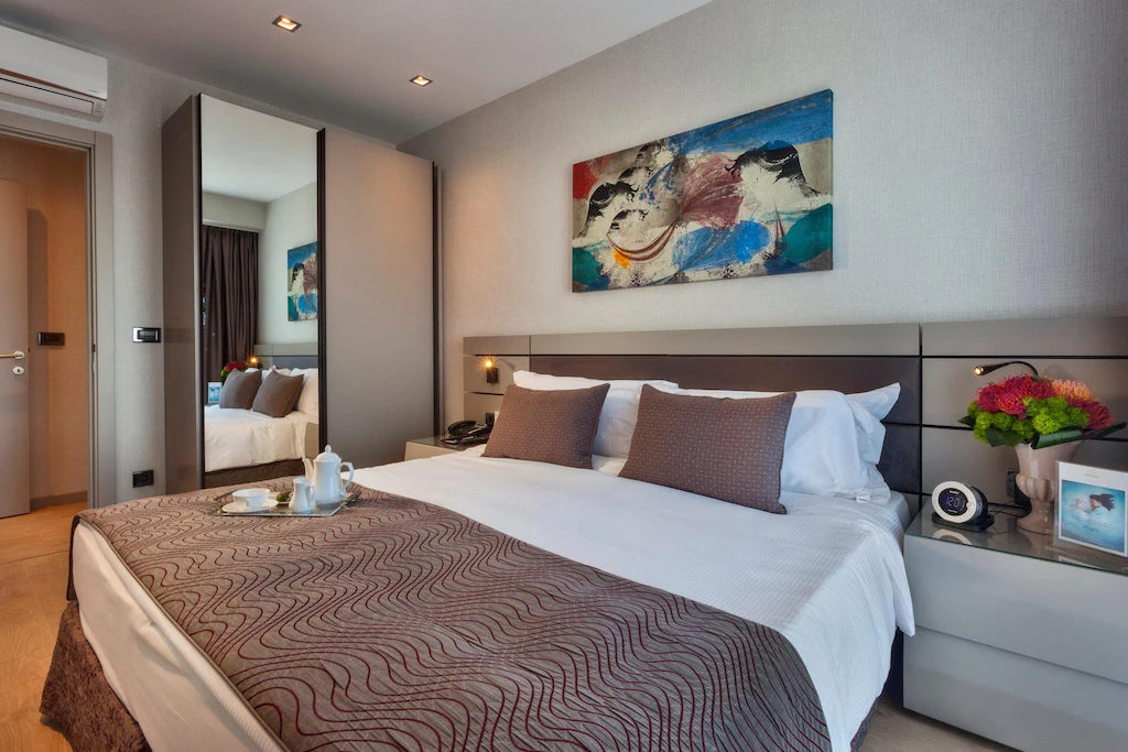 Deluxe Two Bedroom Apartment